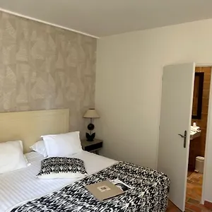 Hotel Mas Des Carassins ***
